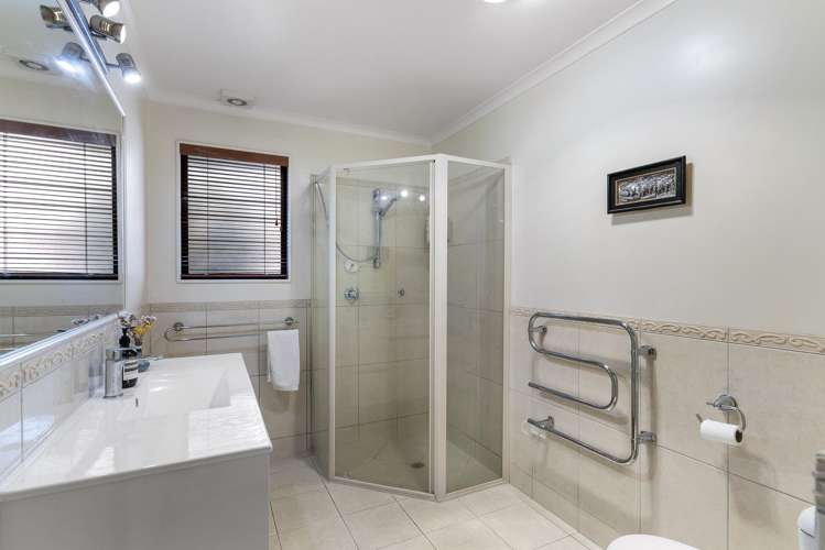 35 Waimanu Bay Drive Te Atatu Peninsula_14