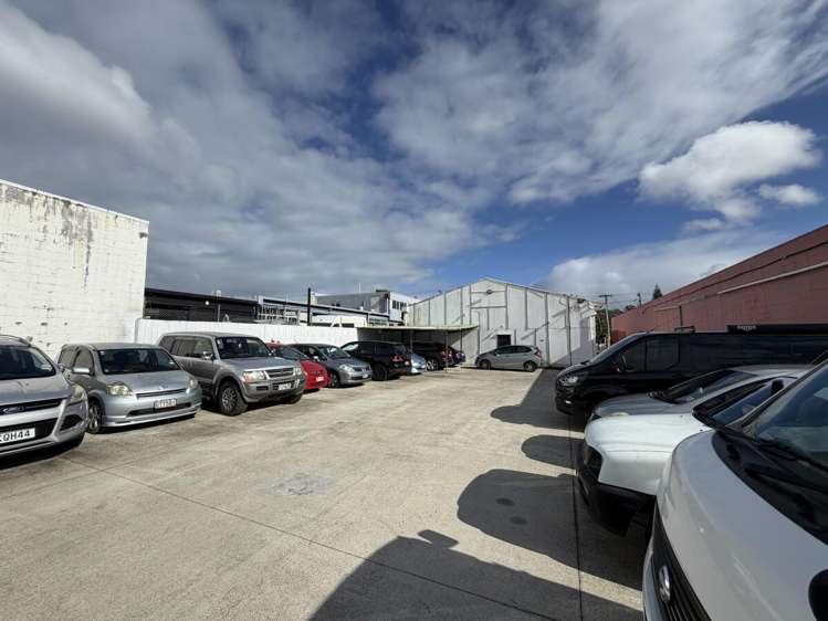 4113 Great North Road Glen Eden_9