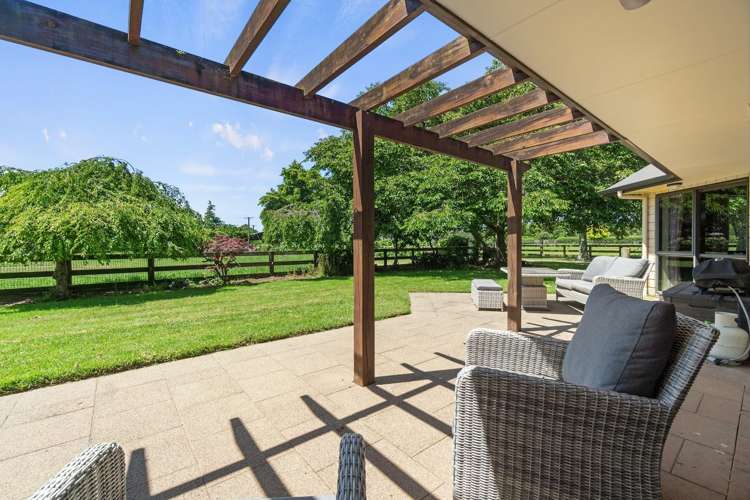 3714 Cambridge Road Leamington_17