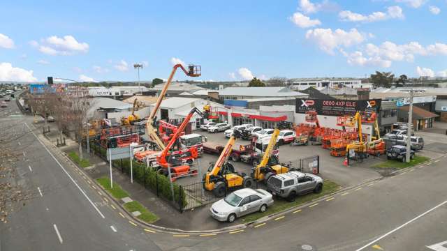 Warehouse, Office & Yard – Ready for Business