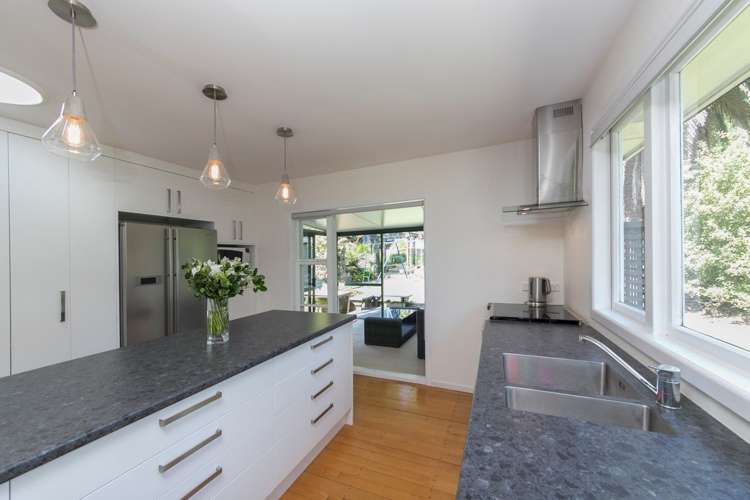 13 Warwick Avenue Titirangi_9