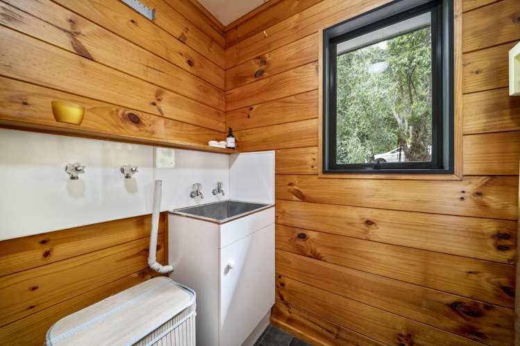 126 Laingholm Drive Laingholm_18