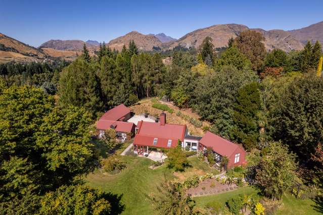 Unique Funky Farmhouse