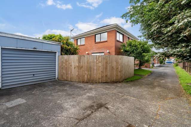 Reduced to sell with a motivated vendor!