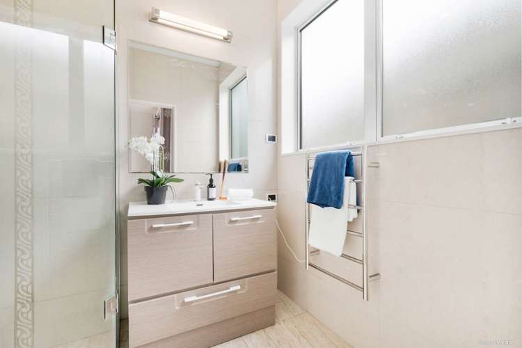 105 Medallion Drive Oteha_17