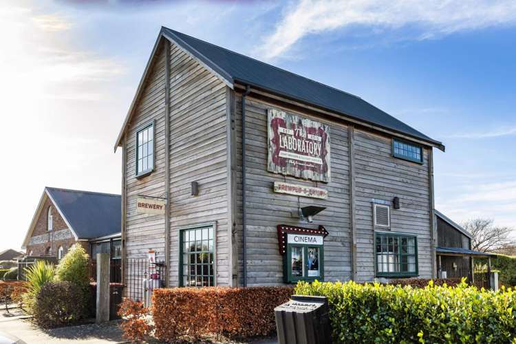 17 West Belt Lincoln_10