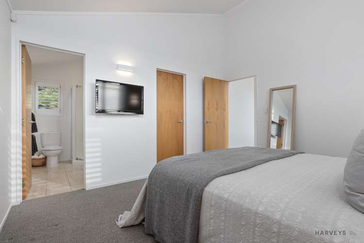 32 Chamari Close Titirangi_17