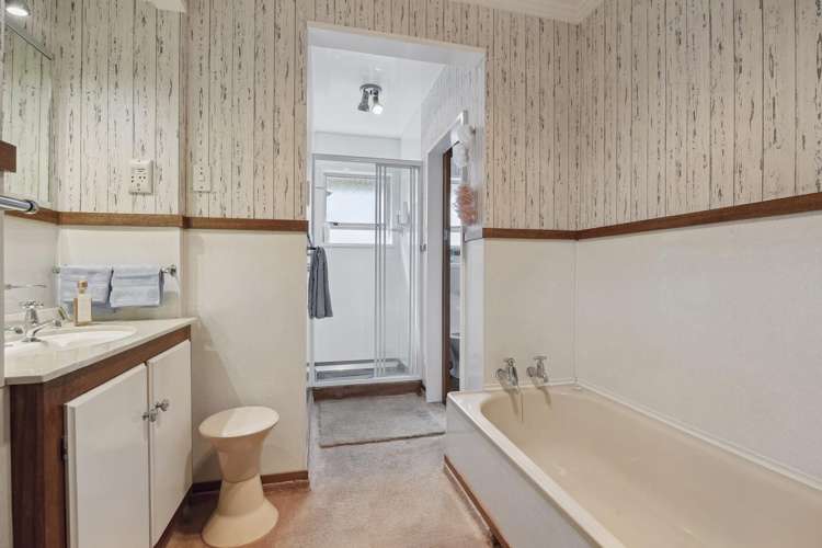 13 Waldron Crescent Green Island_12