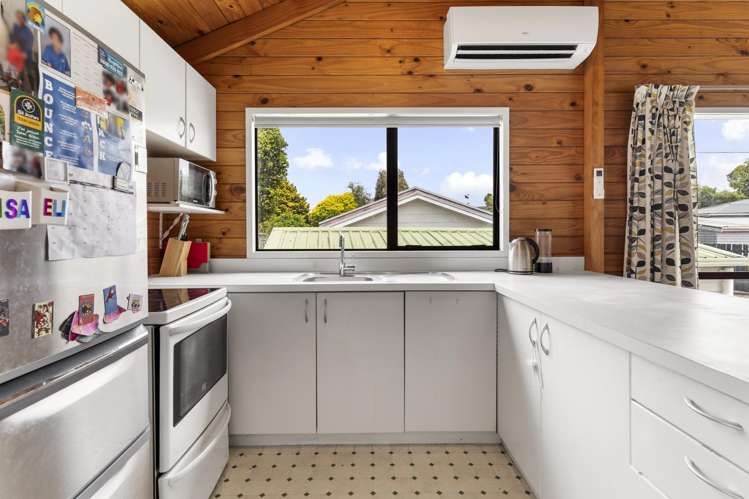 2/4 Campbell Place_4