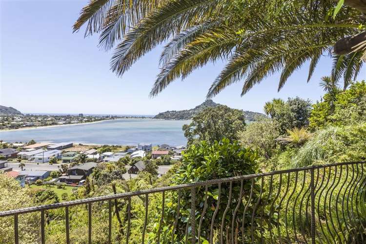 16 Pine Grove Tairua_18