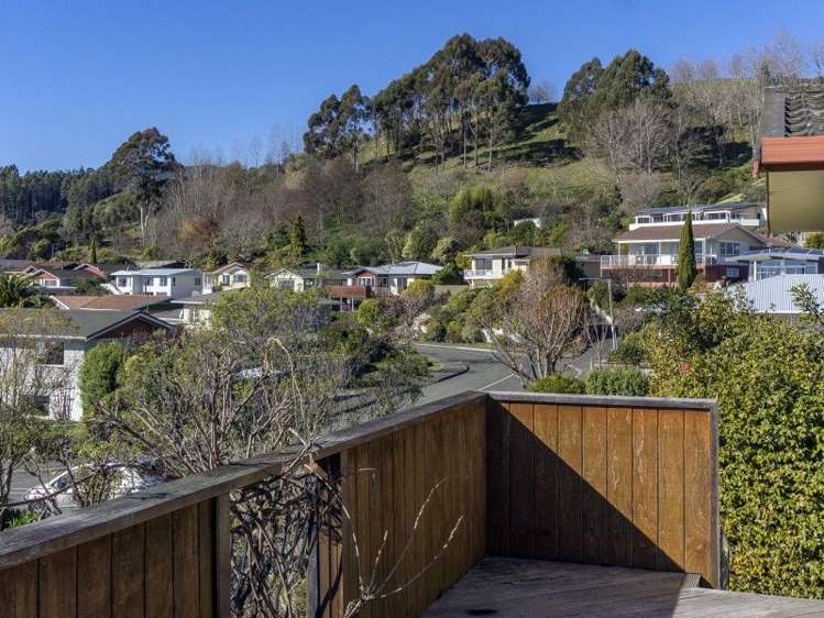 44 Churchill Avenue Richmond_16