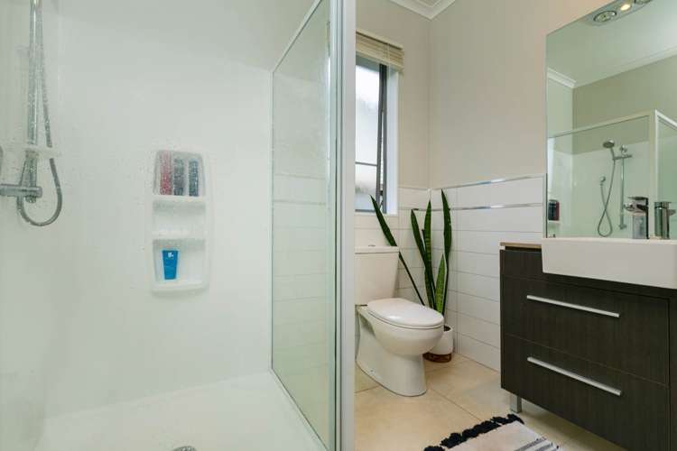 39 Mackay Drive Greenhithe_10