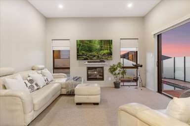 11 and 7 Kissling Terrace_3