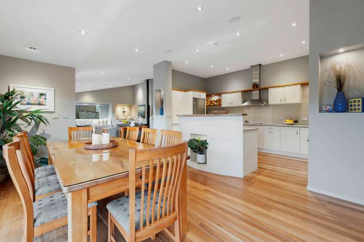 36 Oakford Park Crescent Greenhithe_18