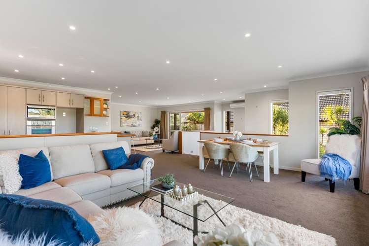 16 Araminta Place Beachlands_11
