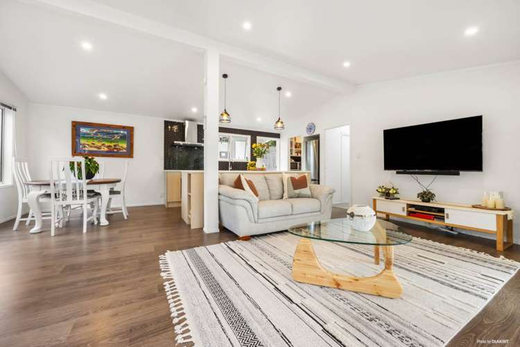 23 Hatfield Heights Hatfields Beach_11