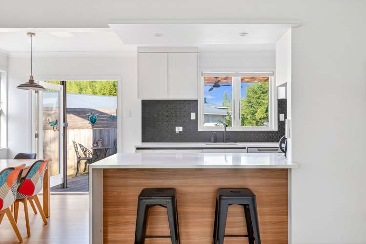 40 Southsea Crescent Silverdale_1