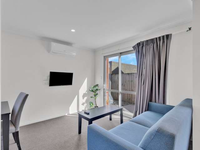 1/113 Knighton Road Hillcrest_1