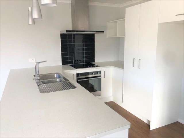 4 Tarata Grove 10754_2