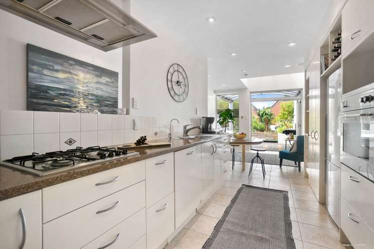 2/31 Tamaki Drive Mission Bay_3