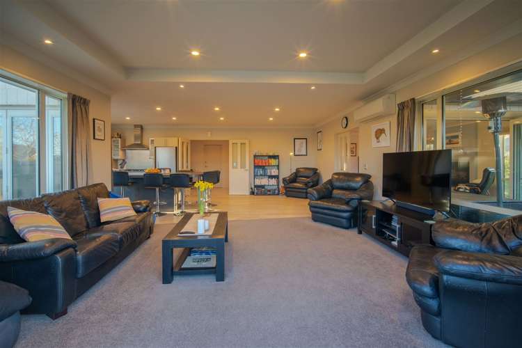 6 Benmore Gard Harewood_8