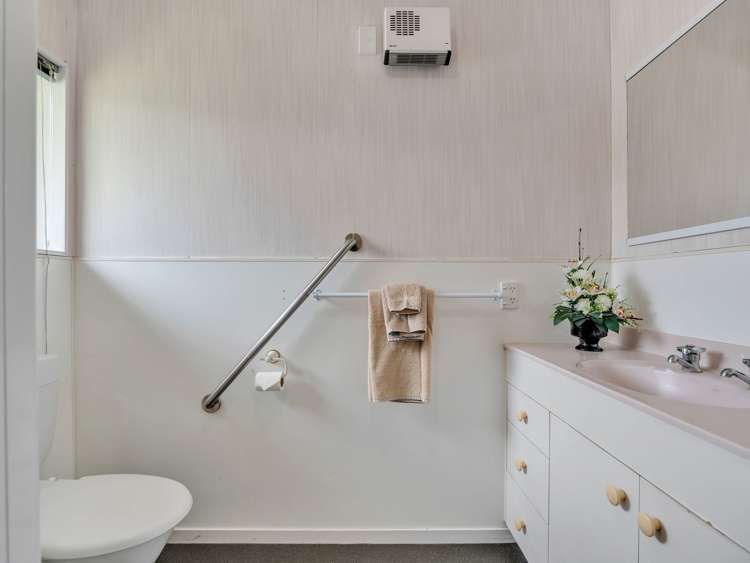 3 Westminster Drive Owhata_12