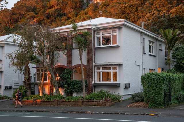 MT EDEN CHIC