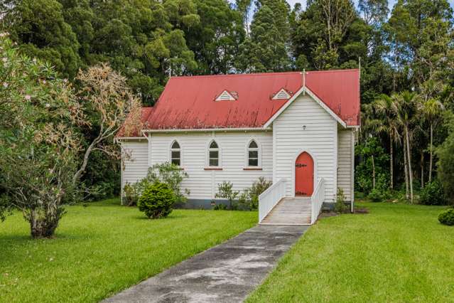 35 Takahue Saddle Road Broadwood_2