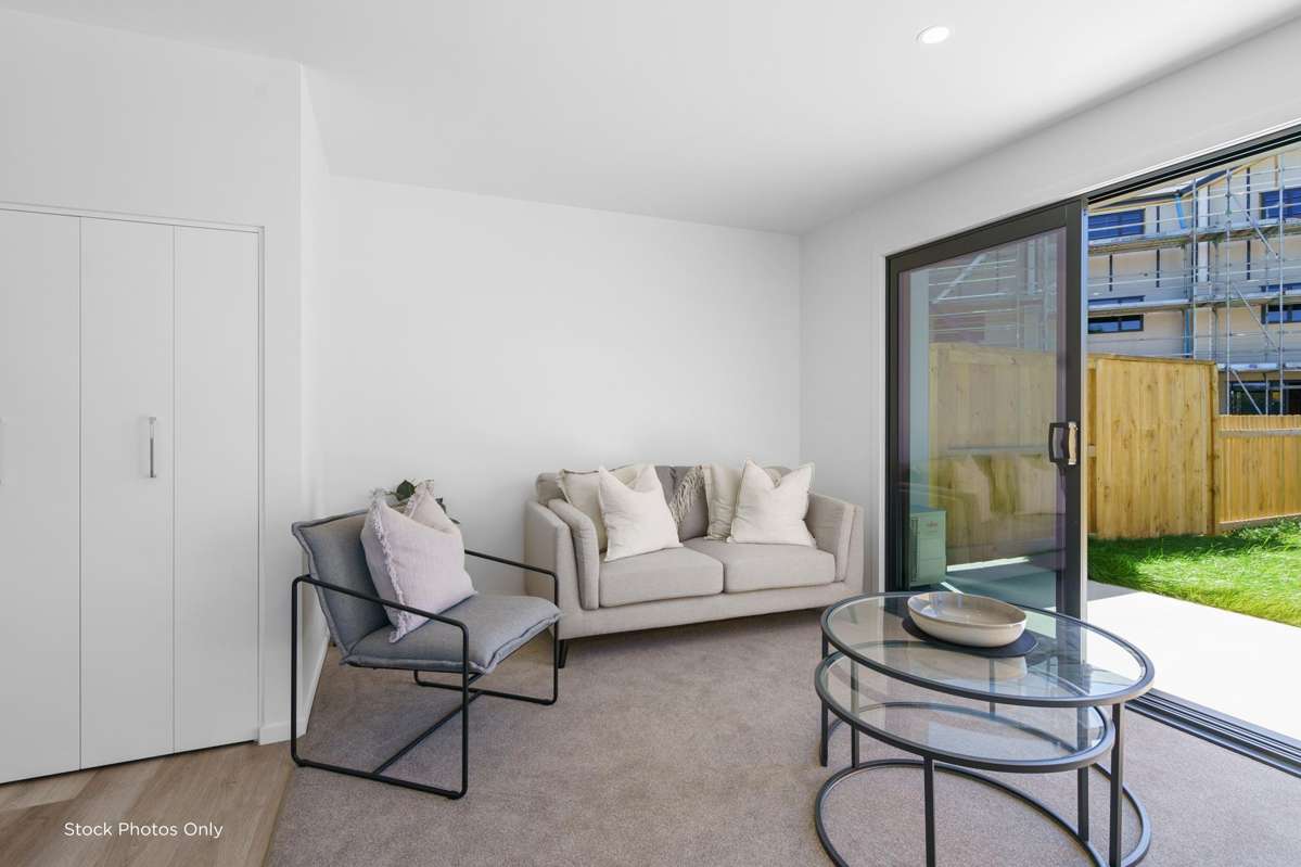 2 and 4 Whitespire Way_5