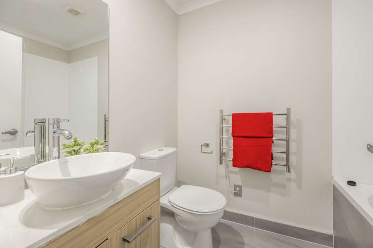 9 Panakenake Way Flat Bush_17