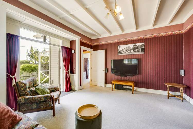 1209 Caroline Road Mayfair_11