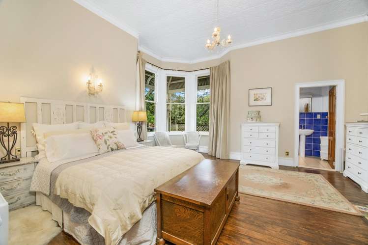 42 & 44 Crown Street North East Valley_12