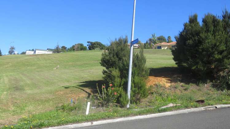 15 Hibiscus Avenue Cable Bay_3