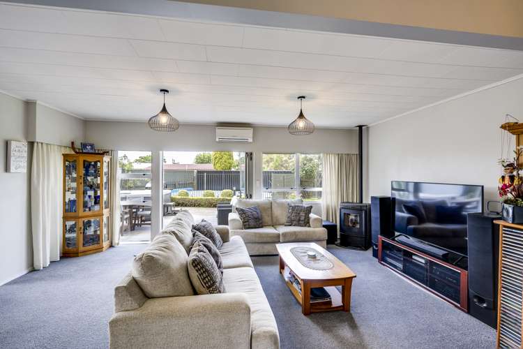 911 Ebbett Street Raureka_6