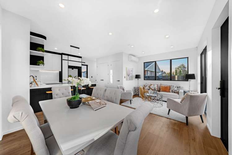 1/71 Cardiff Road Pakuranga Heights_11