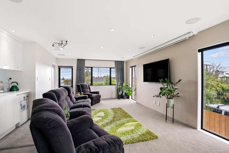 28 Flanshaw Road Te Atatu South_8