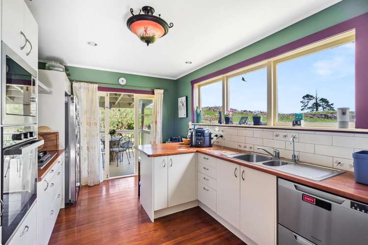 51 Sterling Road Paparoa_16