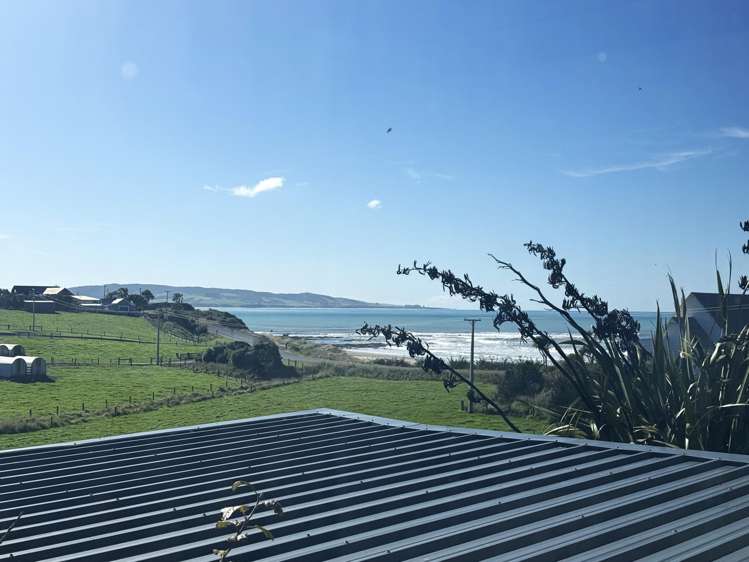 13 Wood Street Kaka Point_12