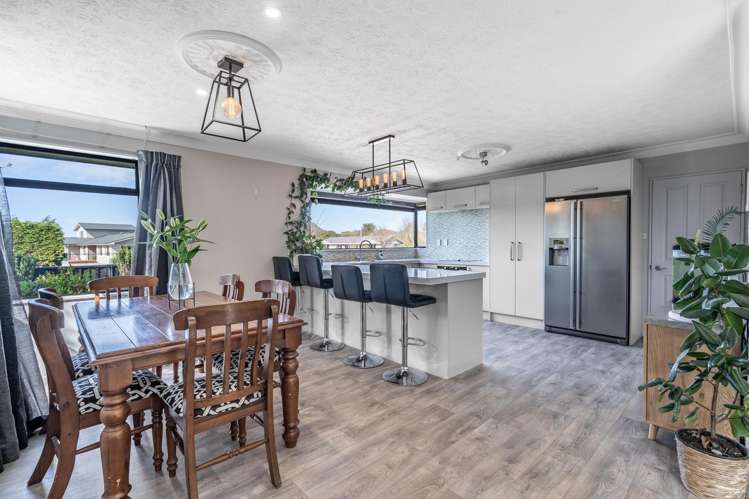 700 Queens Drive Waikiwi_2