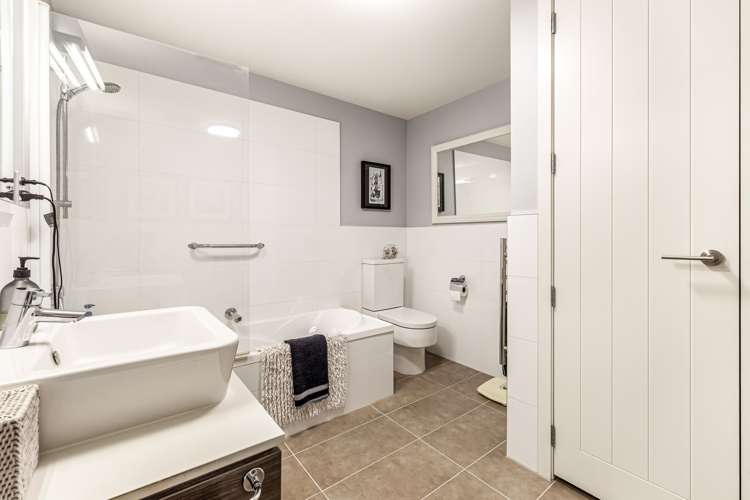 2 Eaves Bush Parade Orewa_23