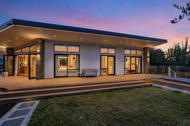 2015 Build - 3 Bedrooms + Sep Studio