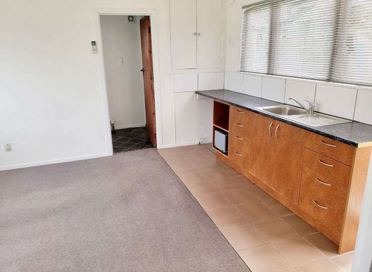 1061 Great North Road Point Chevalier_7