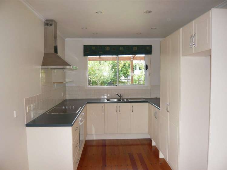 191 Edmonton Road Te Atatu South_2