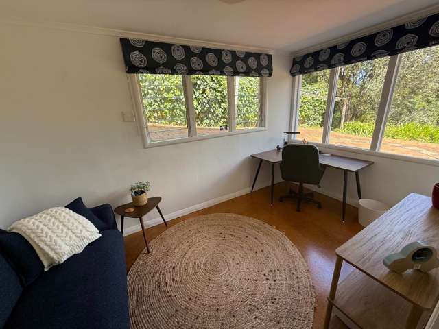 8 Highland Avenue Titirangi_4