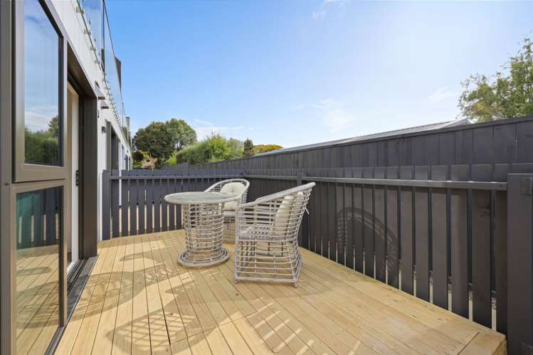 10-17/4 Springbank Lane Te Atatu Peninsula_31