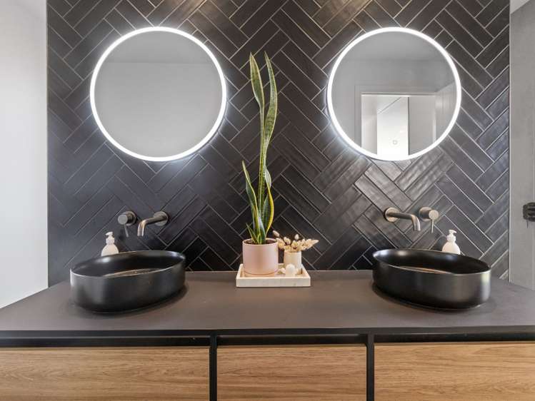 83 Sunline Drive Leamington_14