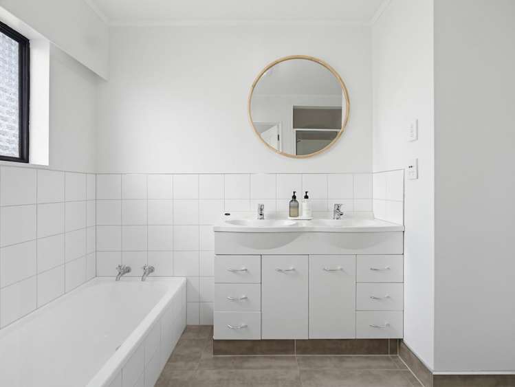 6 Alpha Avenue Coastlands_17