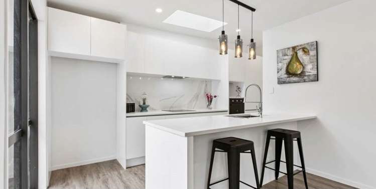 2/14 Waddell Avenue Point England_6