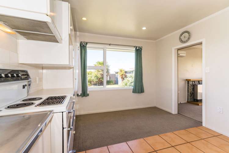 37 Denise Crescent Hornby_5