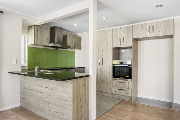 2/30 Bruce Road Glenfield_8